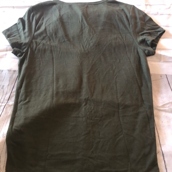 NWOT Victoria’s Secret V-Neck T-Shirt - Picture 3 of 5